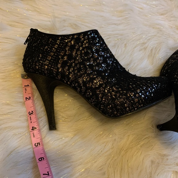 Shoes - Picture 5 of 5